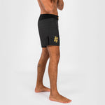 MMA Shorts Venum X Ares 2.0 Schwarz-Gold