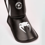 Schienbeinschoner Kind Venum Challenger Schwarz-weiß