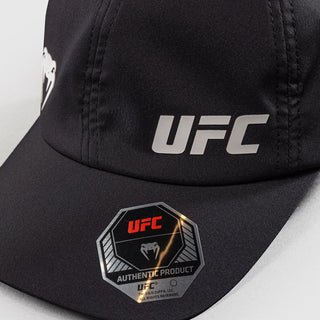 Kappe Venum UFC Fight Week Unity Schwarz-Weiß 