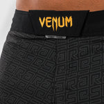 MMA Shorts Venum X Ares 2.0 Schwarz-Gold 