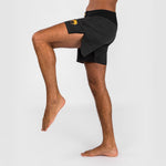 MMA Shorts Venum X Ares 2.0 Schwarz-Gold 