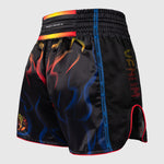 Shorts kick-thai Venum Tekken 8 Yoshimitsu Schwarz-orange 
