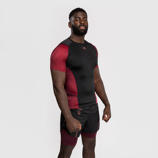 Rashguard Venum Assassin's Creed Shadows maniche corte Rosso-nero-Combat Arena