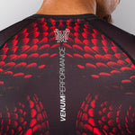 Rashguard Venum Matupa Kurzarm Schwarz-Rot-Combat Arena