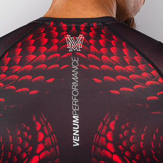 Rashguard Venum Matupa Kurzarm Schwarz-Rot-Combat Arena