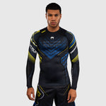 Rashguard Venum Tekken 8 King langärmlig Schwarz-Gelb 